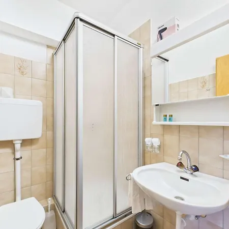 Comfortable With Balcony And Panoramic View Saas-Grund